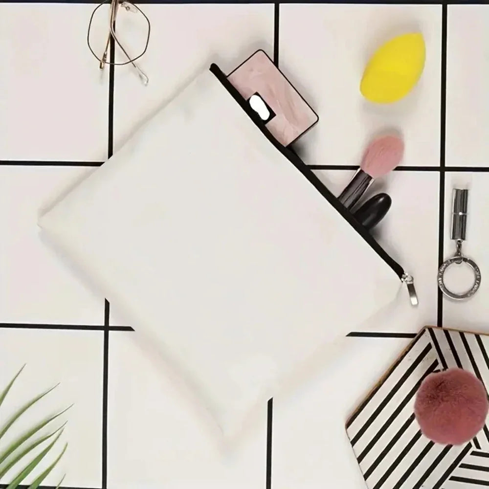 neceser con objetos dentro