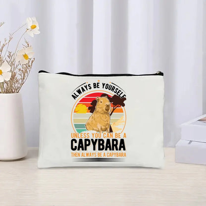 neceser sé tú mismo a menos que seas un capibara, entonces sé un capibara