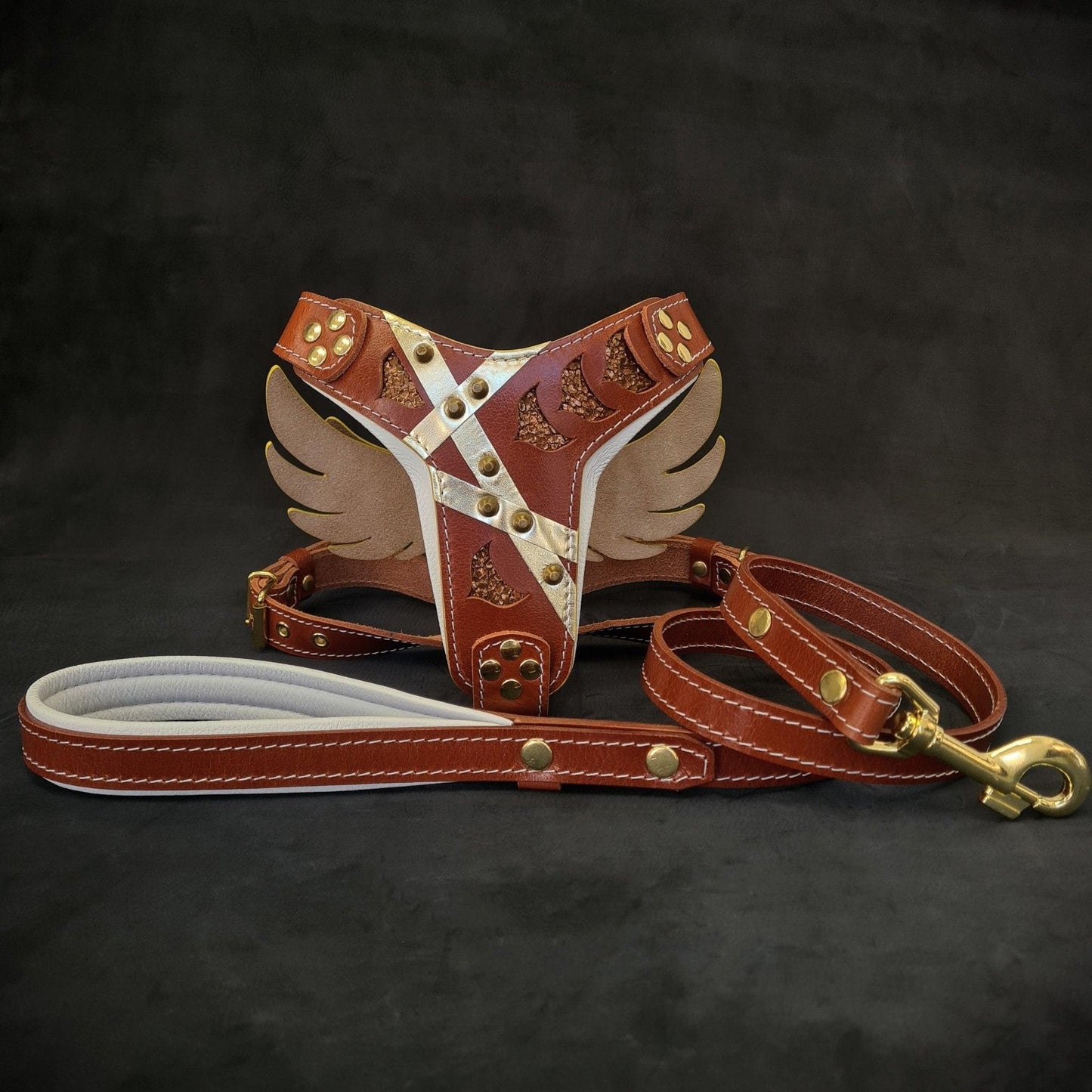 Arnés y correa "Hermes" de BESTIA COLLARS®: lujo artesanal con un toque angelical